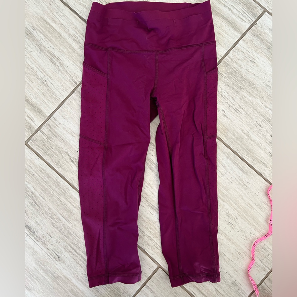 Lululemon maroon cropped leggings 4